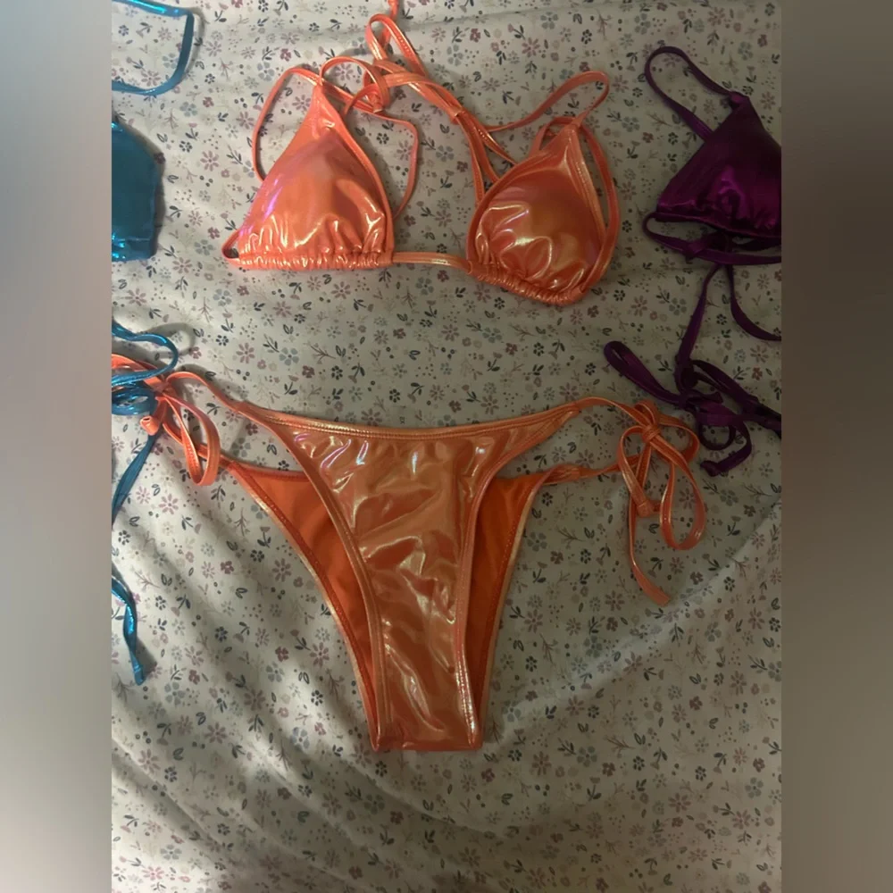 Bundle - Picture 2 of 3